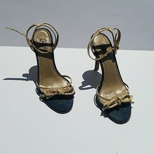 Beautiful Carlos Santana Heels !!